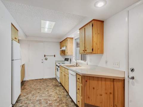 7204 Paso Robles Boulevard, Fort Pierce FL - photo 10 of 33