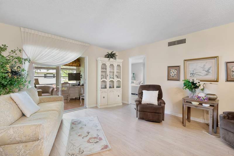 2 bedroom Condominium at 5661 SW 2nd Court #201, Meadows Condo, Margate — photo 3