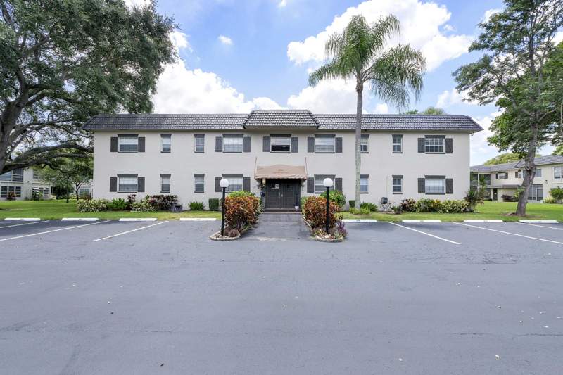 2 bedroom Condominium at 5661 SW 2nd Court #201, Meadows Condo, Margate — photo 2