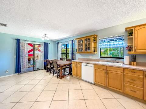 39 Vía De Casas Norte, Boynton Beach FL - photo 12 of 43