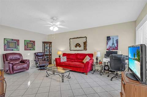 1000 SW 11th Avenue #2E, Hallandale Beach FL - photo 9 of 44
