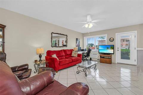 1000 SW 11th Avenue #2E, Hallandale Beach FL - photo 11 of 44