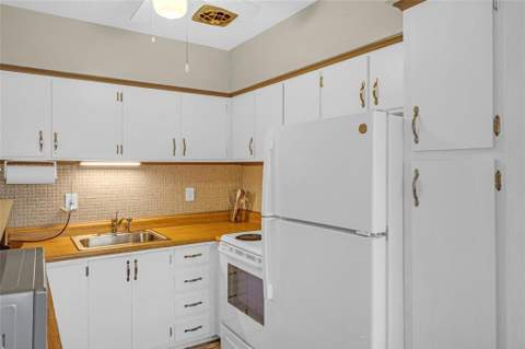 1000 SW 11th Avenue #2E, Hallandale Beach FL - photo 17 of 44