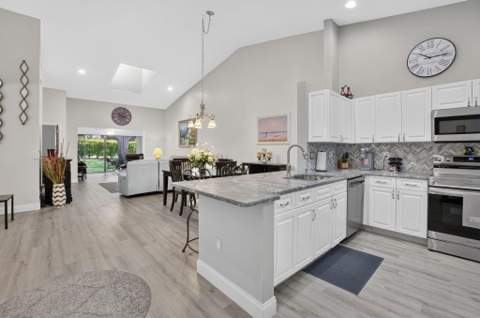 8347 Springlake Drive, Boca Raton FL - photo 7 of 59