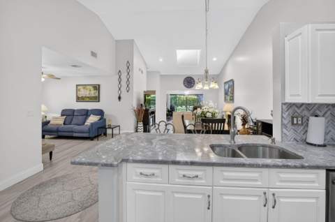 8347 Springlake Drive, Boca Raton FL - photo 13 of 59