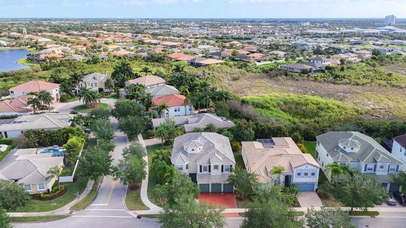 6 bedroom Single Family Residence at 11454 SW Fieldstone Way, Tradition Plat No 19, Port St. Lucie — photo 3