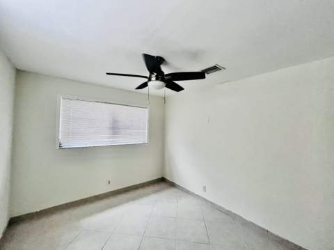 924 Johnson Street, Hollywood FL - photo 8 of 32