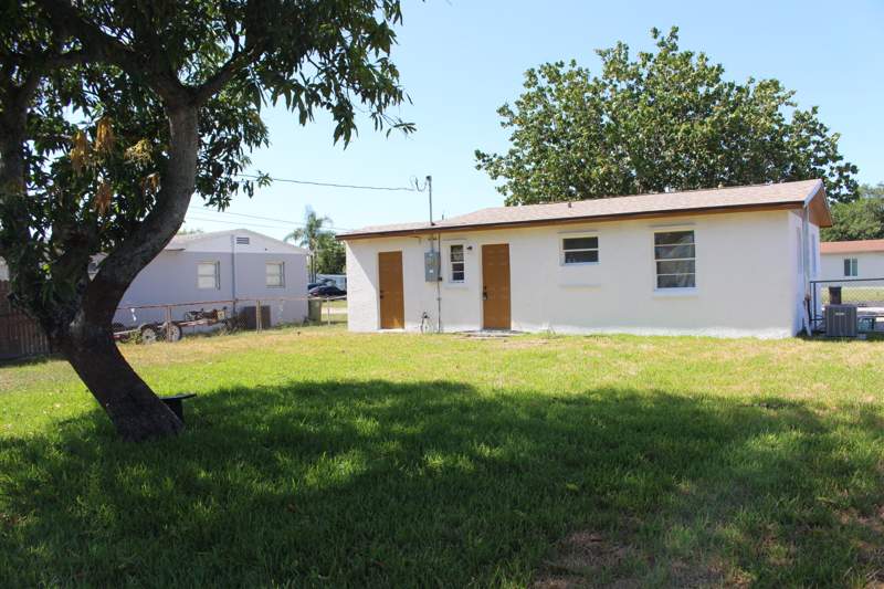 2 bedroom Single Family Residence at 2304 NW 15th Court, Dillard Park Amen Plat, Fort Lauderdale — photo 3