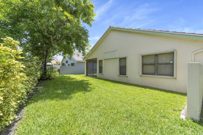 3 bedroom Single Family Residence at 10430 Lexington Circle, Lexington Lakes, Boynton Beach — photo 4