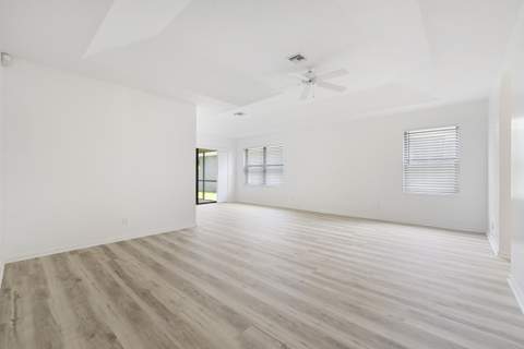 10430 Lexington Circle, Boynton Beach FL - photo 8 of 33