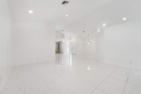 10430 Lexington Circle, Boynton Beach FL - photo 15 of 33