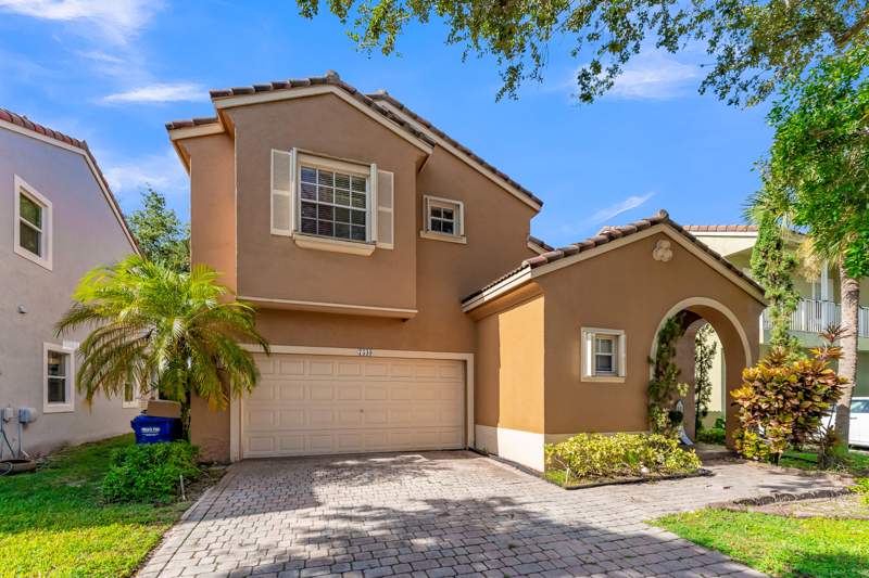 3 bedroom Single Family Residence at 7538 NW 17th Drive, Walnut Creek Replat No 1, Pembroke Pines — photo 2