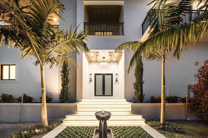 6 bedroom Single Family Residence at 7935 S Flagler Drive, Lewis Shore Estates 3, West Palm Beach — photo 2