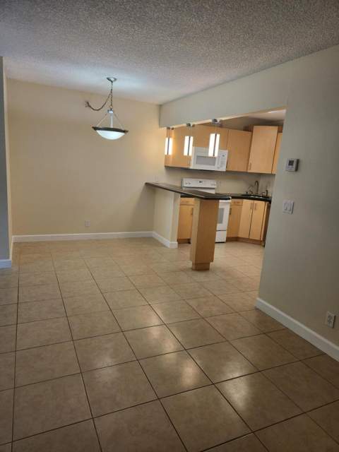 4731 Sable Pine Circle #B1, West Palm Beach FL - photo 6 of 19