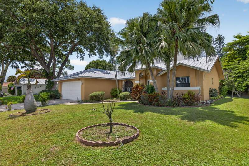 3 bedroom Single Family Residence at 2252 SE McMaster Street, Port St Lucie Section 30, Port St. Lucie — photo 2