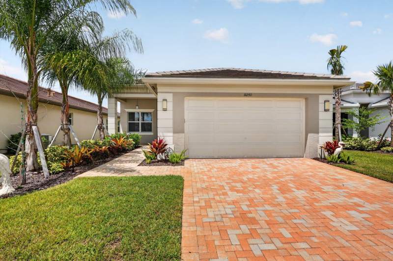 3 bedroom Single Family Residence at 14237 SW Waterfall Lane, Riverland Parcel C - Plat Two, Port St. Lucie — photo 2