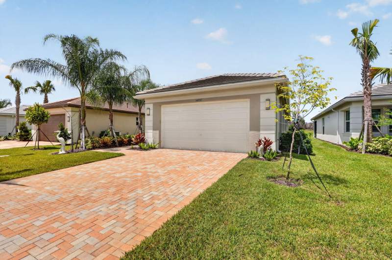 3 bedroom Single Family Residence at 14237 SW Waterfall Lane, Riverland Parcel C - Plat Two, Port St. Lucie — photo 3