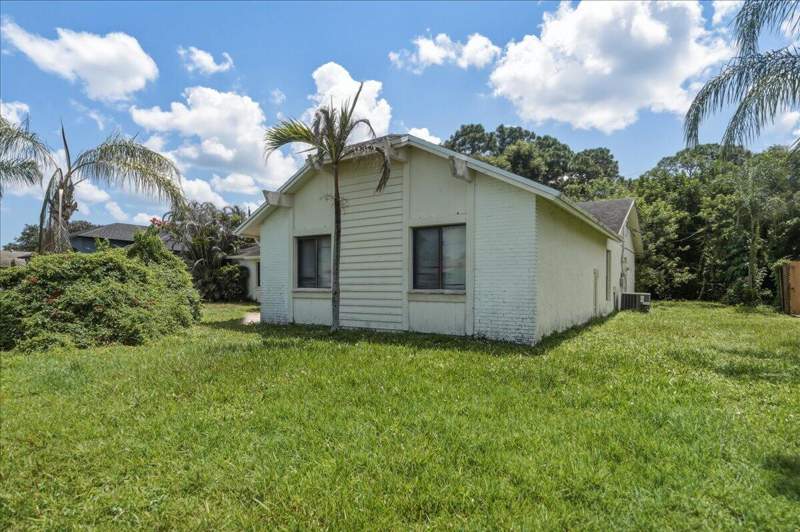 3 bedroom Single Family Residence at 1646 SE Holiday Road, South Port St Lucie Unit 5, Port St. Lucie — photo 4