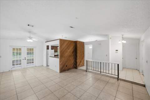 1646 SE Holiday Road, Port St. Lucie FL - photo 7 of 38