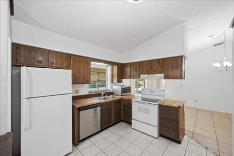 1646 SE Holiday Road, Port St. Lucie FL - photo 13 of 38