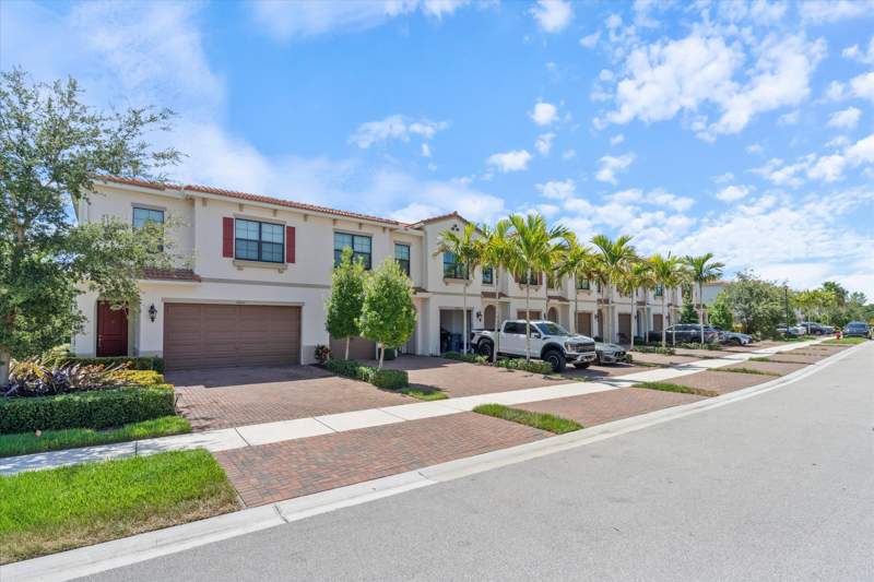 3 bedroom Townhouse at 10076 Brickhill Drive, Boca Dunes Pud, Boca Raton — photo 2