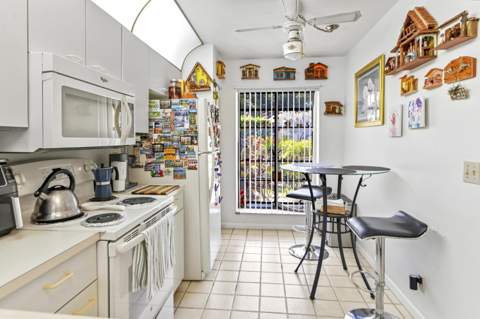 3385 Lucerne Park Drive, Greenacres FL - photo 10 of 22