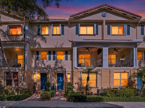 2905 S Greenleaf Circle, Boynton Beach FL - photo 7 of 42