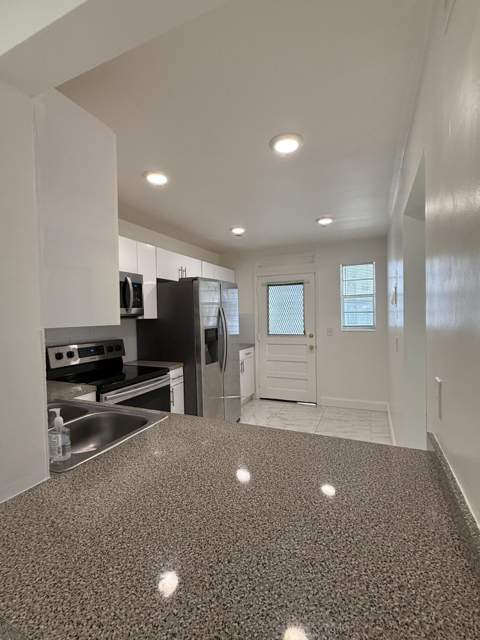 2861 NW 47th Terrace #201A, Lauderdale Lakes FL - photo 8 of 19