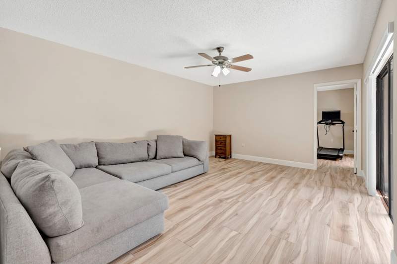 3 bedroom Townhouse at 207 2nd Terrace, Glenwood Twnhs, Palm Beach Gardens — photo 4
