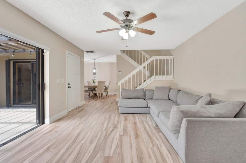 3 bedroom Townhouse at 207 2nd Terrace, Glenwood Twnhs, Palm Beach Gardens — photo 3