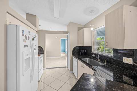 256 SW Christmas Terrace, Port St. Lucie FL - photo 11 of 32