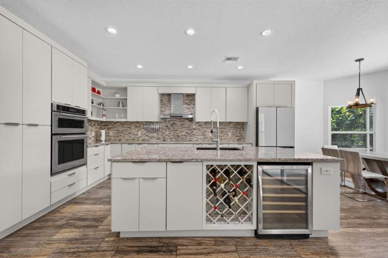 4 bedroom Single Family Residence at 11026 NW 62nd Court, Parkland Isles, Parkland — photo 4