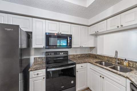 3020 Alcazar Place #106, Palm Beach Gardens FL - photo 13 of 45