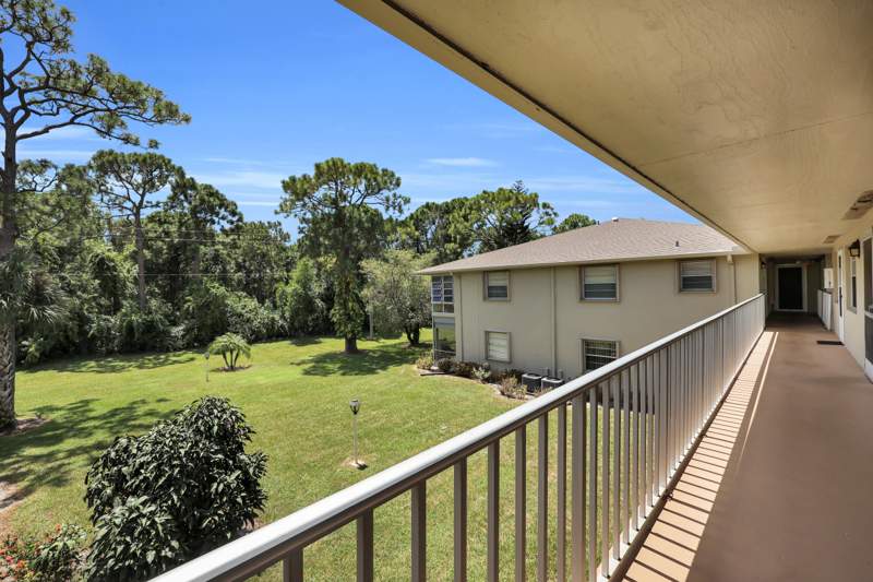 1 bedroom Condominium at 15 lake vista Trail #205, Vista St Lucie, Port St. Lucie — photo 2