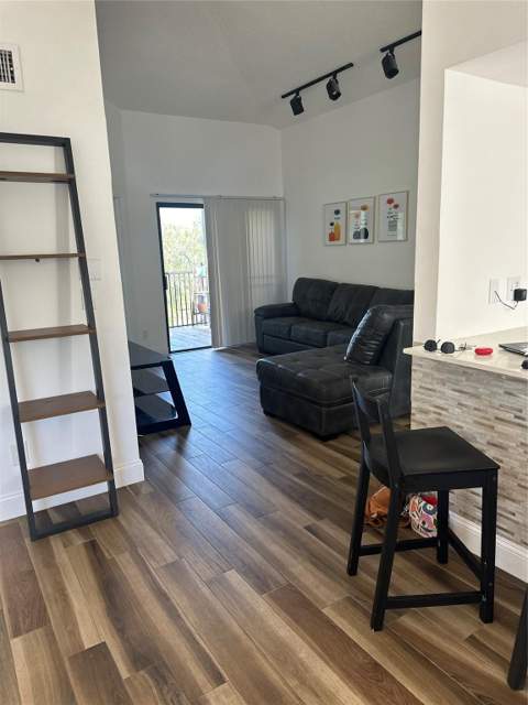 8142 NW 17th Manor, Plantation FL - photo 13 of 16