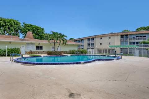 400 Village Green Circle #117, Palm Springs FL - photo 18 of 19