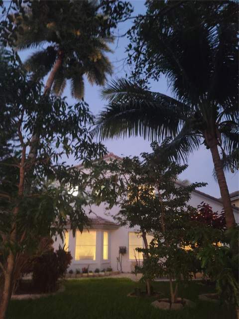 8117 Pelican Harbour Drive, Lake Worth FL - photo 7 of 93