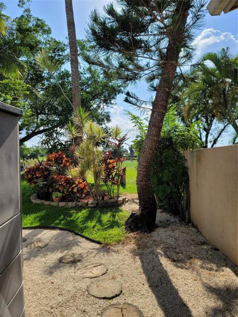 8117 Pelican Harbour Drive, Lake Worth FL - photo 16 of 93