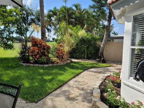 8117 Pelican Harbour Drive, Lake Worth FL - photo 23 of 93