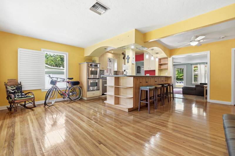2 bedroom Single Family Residence at 227 S SWINTON Avenue, DELRAY TOWN OF, Delray Beach — photo 5