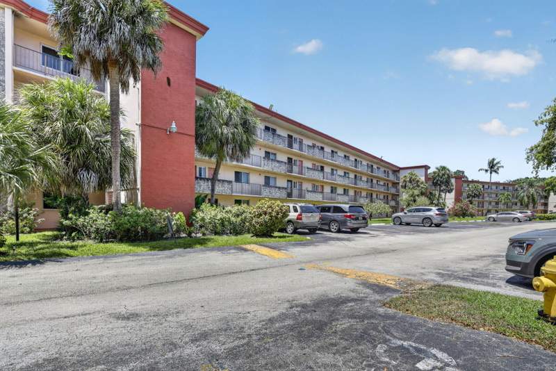 2 bedroom Condominium at 1103 NW 58th Terrace #420, Water Bridge 1 Condo, Sunrise — photo 2