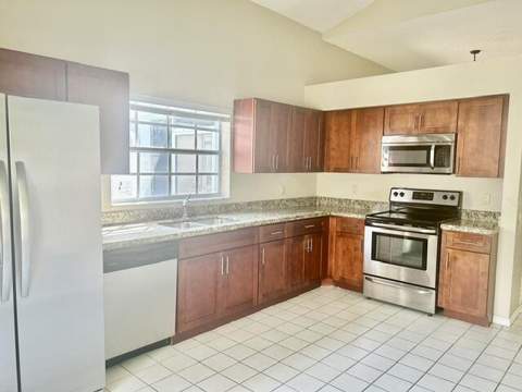 10 Blenheim Court, Palm Beach Gardens FL - photo 8 of 40
