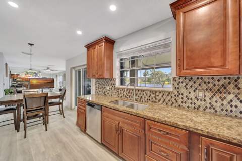 5456 NW 44th Way, Coconut Creek FL - photo 15 of 54