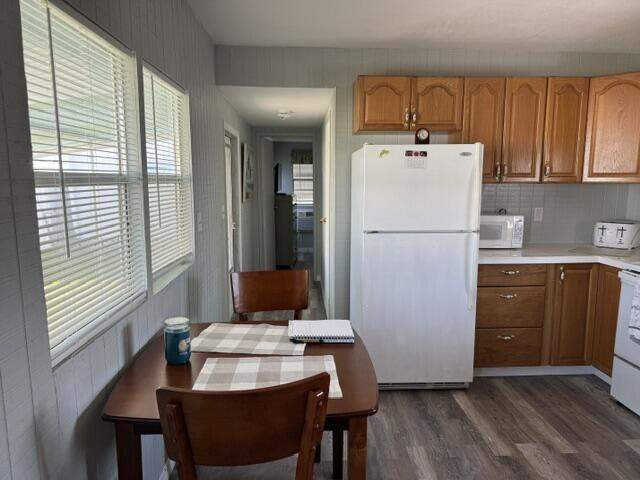 1 bedroom Stock Cooperative at 2023 St Lucie Boulevard #Unit 169, WHISPERING CREEK, Fort Pierce — photo 5