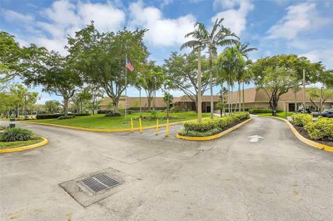 9801 Sunrise Lakes Boulevard #208, Sunrise FL - photo 6 of 33