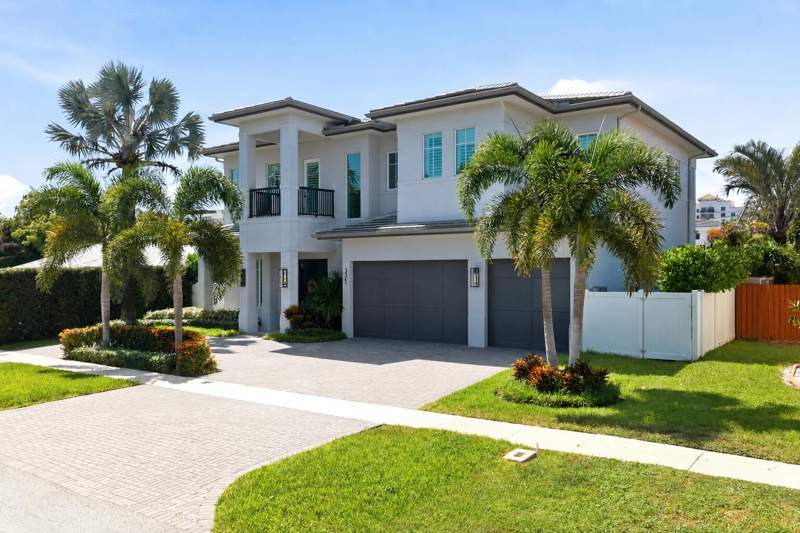 6 bedroom Single Family Residence at 334 NE 3rd Court, Kings Court Replat, Boca Raton — photo 2