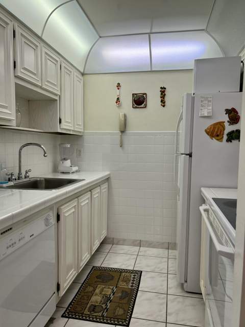 111 Briny Avenue #1405, Pompano Beach FL - photo 14 of 40