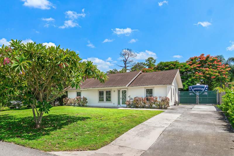 3 bedroom Single Family Residence at 7442 Canal Drive, Palm Beach Farms Co 3, Lake Worth — photo 2