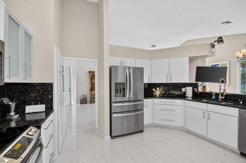 4758 Carlton Golf Drive, Lake Worth FL - photo 19 of 73