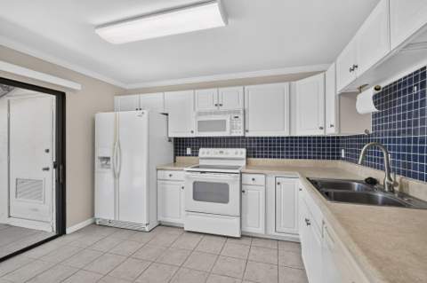 184 Mastic Tree Court, Royal Palm Beach FL - photo 12 of 42